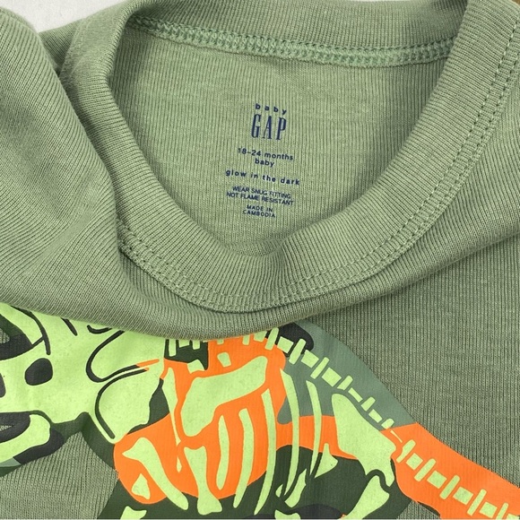 GAP Baby Boy 2 Piece Glow In The Dark Pajama Camouflage Set 18-24 Months NWT - Picture 7 of 15